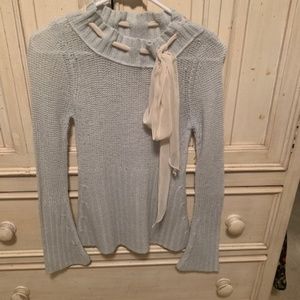Feminine Sweater with Bow Detail